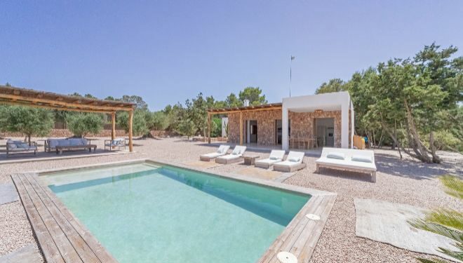 Vista de la piscina de la villa en Formentera tasada en m