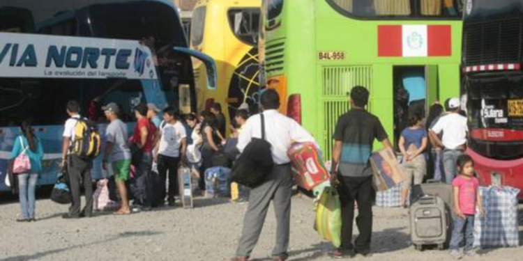 Algunas empresas de transporte interprovincial anunciaron suspensión de operaciones. |Foto: Andina