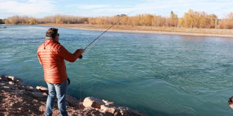 Con la pesca deportiva, Neuquén crece como ciudad turística - Actualidad | NoticiasNQN