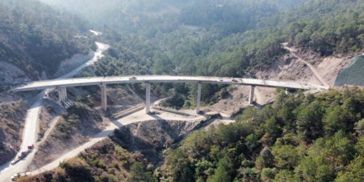 Concluye SICT Subtramo 5 de la carretera Mitlá-entronque Tehuantepec II, en Oaxaca