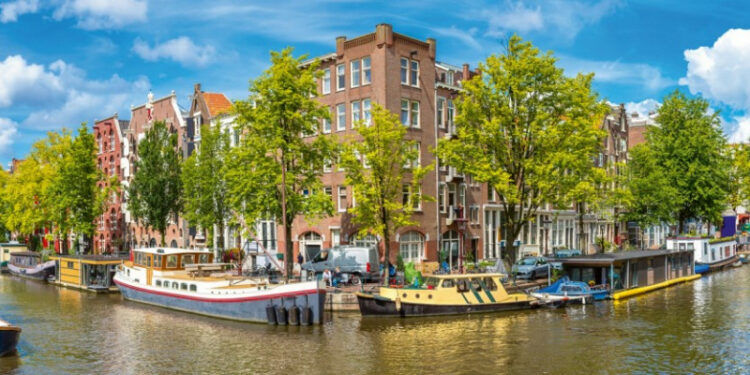 CroisiEurope ofrece este verano un descuento del 50% para el acompañante