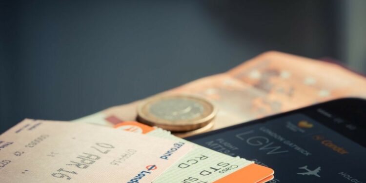 Cuánto dinero puedo llevar en un vuelo nacional en México 2022