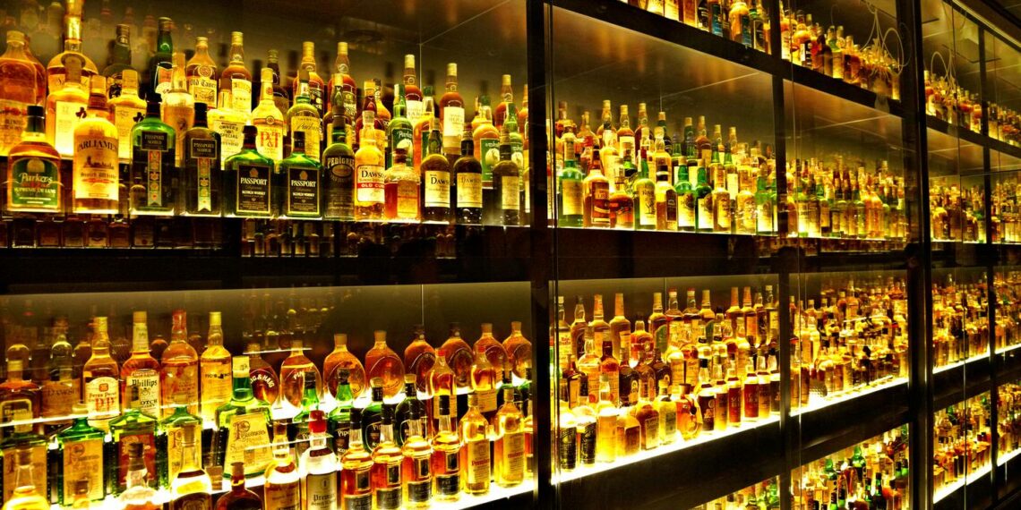 Día Mundial del Whisky se celebra en bar Volumen 39 que regresa al Hotel Kimpton Gray en Chicago