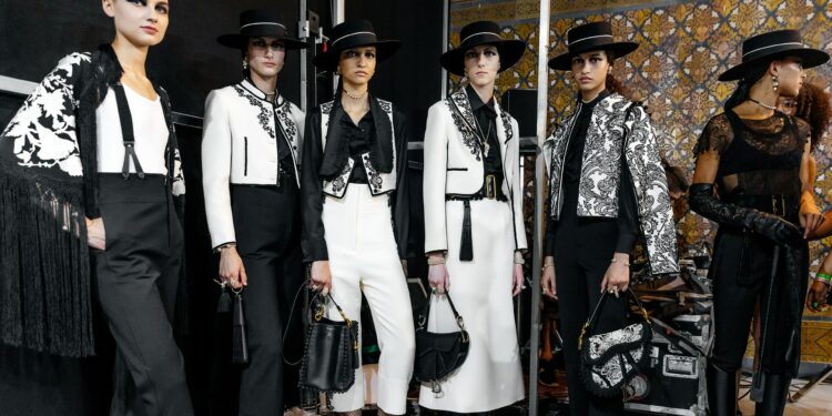 Dior Crucero 2023: Las fotos que no viste del desfile en Sevilla