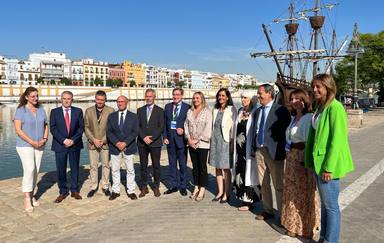 El Puerto de Motril se promociona como destino de cruceros en Sevilla convocados por Suncruise