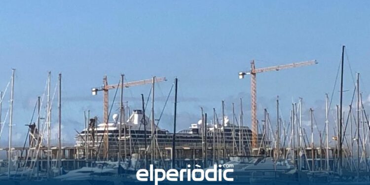 El buen tiempo, actuaciones musicales y dos cruceros llenan Alicante este fin de semana
