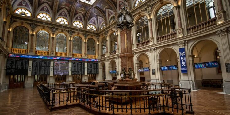 El crecimiento del IBEX 35 depende del turismo y los viajes