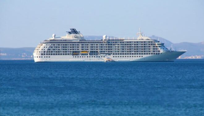El crucero residencial más grande del mundo permanecerá atracado en Ferrol este finde – Galicia Ártabra Digital
