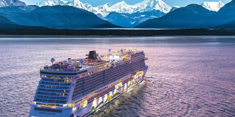 El crucero Norwegian Sun que chocó contra un iceberg