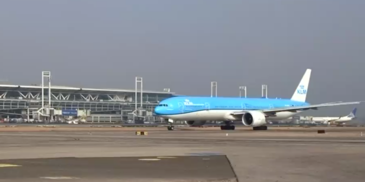 En Chile o el extranjero: ¿Dónde conviene viajar en estas vacaciones de invierno?