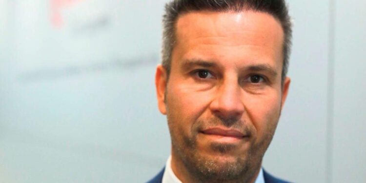 «Hay otros muchos sectores que contaminan más que un crucero»