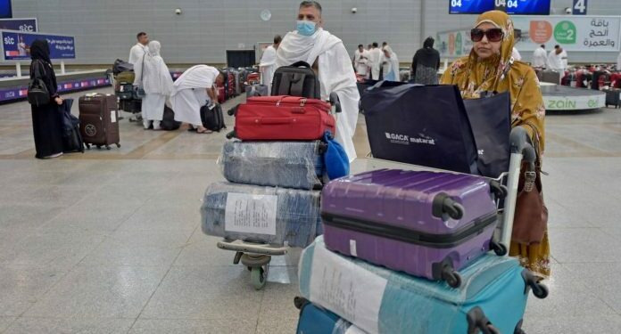 Peregrinos en el aeropuerto de Yeddah