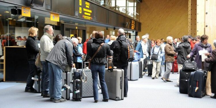 Impulsan el refuerzo de vacunación COVID-19 para el sector turístico