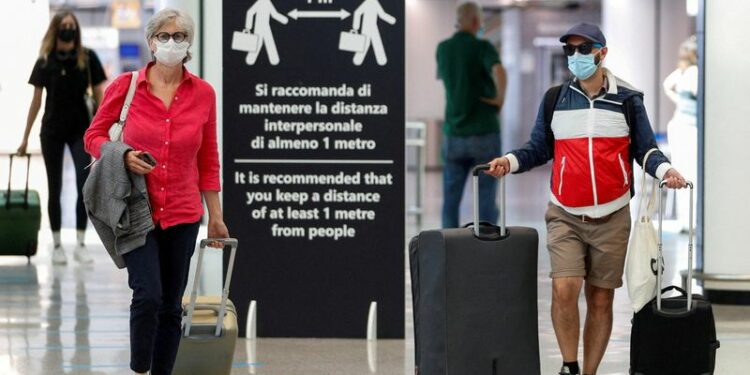 Desde este mes tanto Italia como Alemania levantan todas las restricciones a los viajes relacionadas al Covid-19. (REUTERS/Guglielmo Mangiapane)