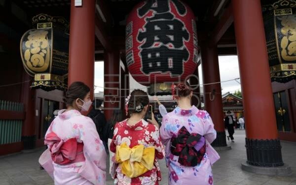 Japón se reabre formalmente al turismo tras más de dos años de pandemia