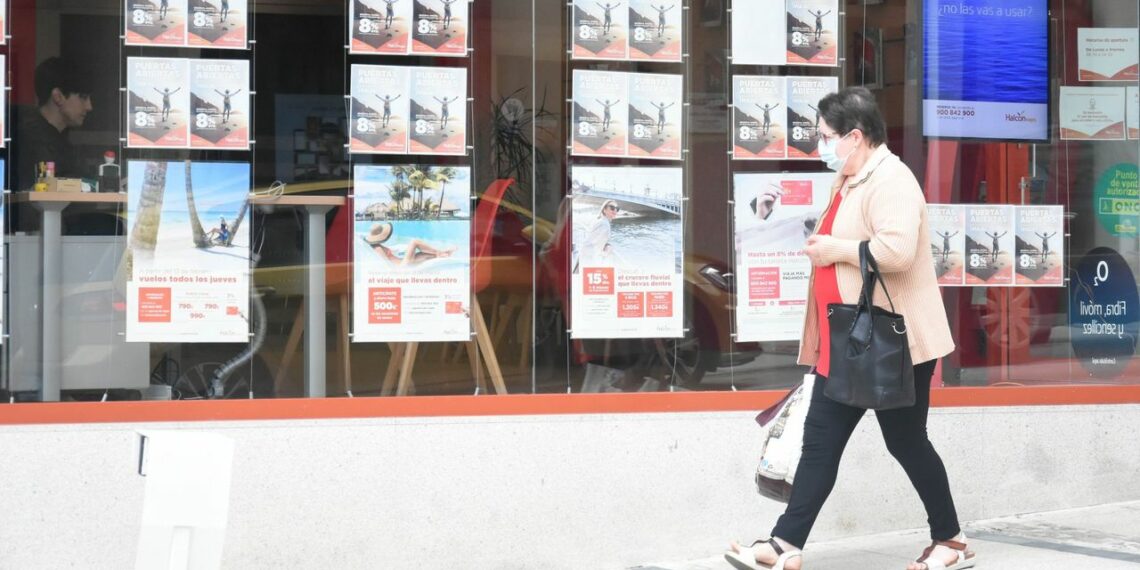 La agencias de viajes temen una subida en los precios de los vuelos