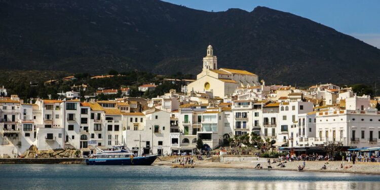 Los 4 destinos únicos para ir en pareja por España