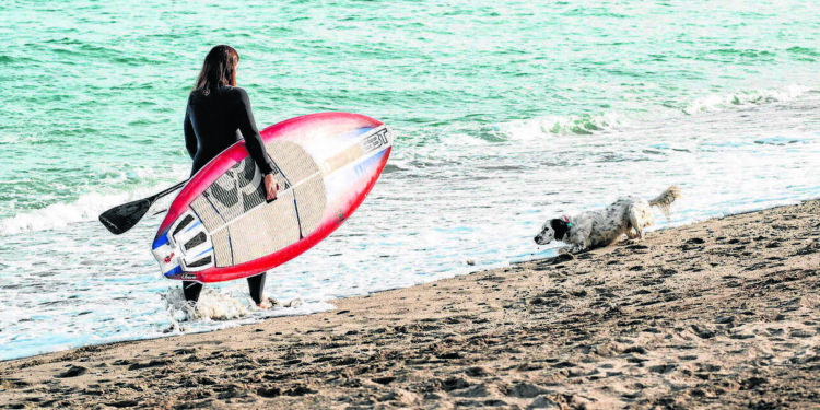 Los cinco mejores destinos surferos de Andalucía