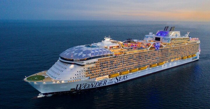 Cruceros como el Wonder of the Seas, el más grande del mundo, parten de Miami a recorrer islas paradisíacas. Foto: EFE/Royal Caribbean.