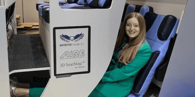 Los nuevos asientos de dos pisos en un avión