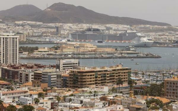Los puertos de Las Palmas terminan la temporada 2021-22 líderes en cruceros, con 730.000 pasajeros