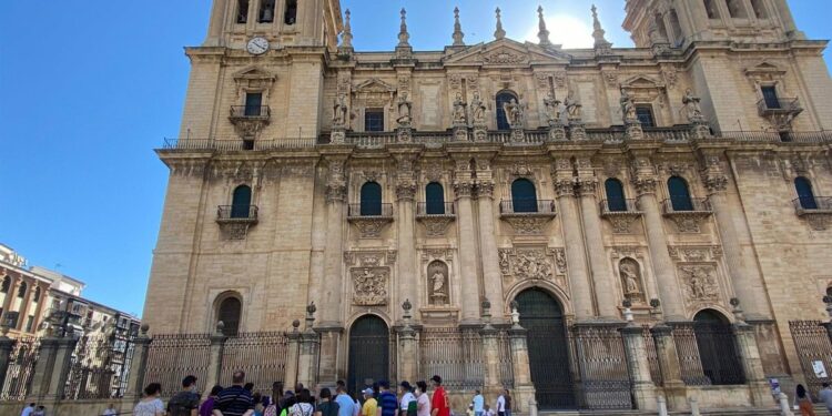 Los residentes en España realizan 32,1 millones de viajes en el primer trimestre triplicando el gasto frente a 2021