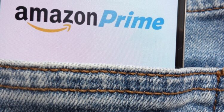 Amazon está siendo demandado por dos grupos de miembros Prime en relación con el cobro de pedidos Whole Foods.