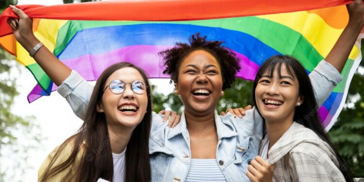 Moda y viajes para celebrar el mes del Orgullo LGBT+ al máximo