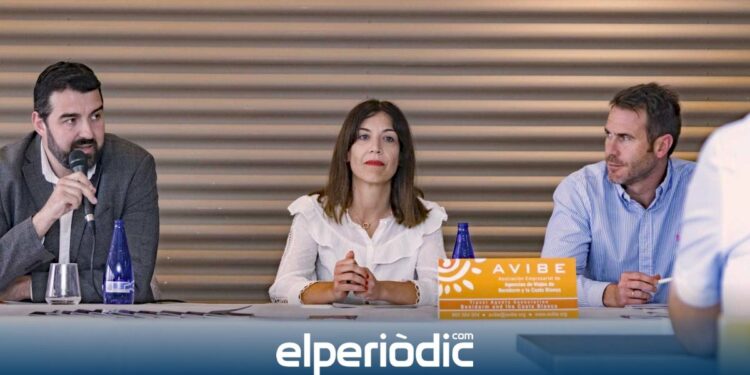 Mónica Gómez reafirma el compromiso del Ayuntamiento de Benidorm con los tejidos productivo y social
