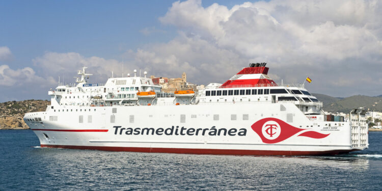 Naviera Armas Trasmediterránea programa 280 viajes semanales para la OPE 2022