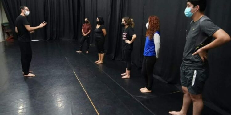 No hagas drama, inscríbete, participa y sé parte del taller o carrera de teatro