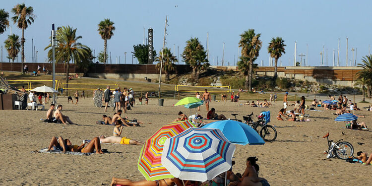 Ocho comunidades autnomas espaolas con riesgo alto de Covid para viajar