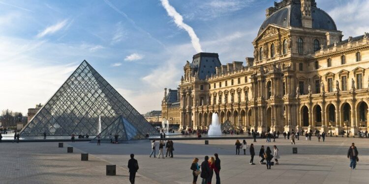 París: cae una banda que vendía entradas al Louvre | Noticias de Agencias de viajes