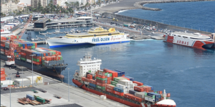 Puertos de Tenerife incrementa el movimiento de pasajeros y mercancías hasta mayo