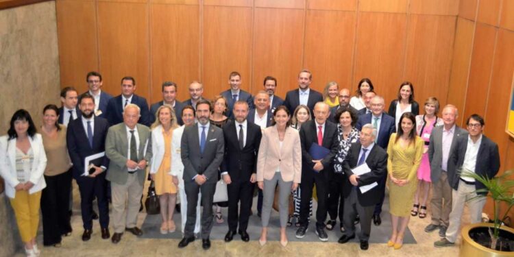 Ramírez participa en Conestur para agilizar la inversión comprometida por el Estado para Ceuta