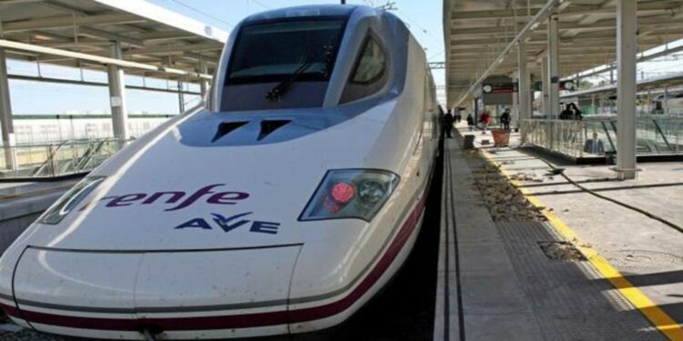 Renfe ofrece descuentos en trenes AVE y Larga Distancia para viajar a Valencia hasta el 18 de junio