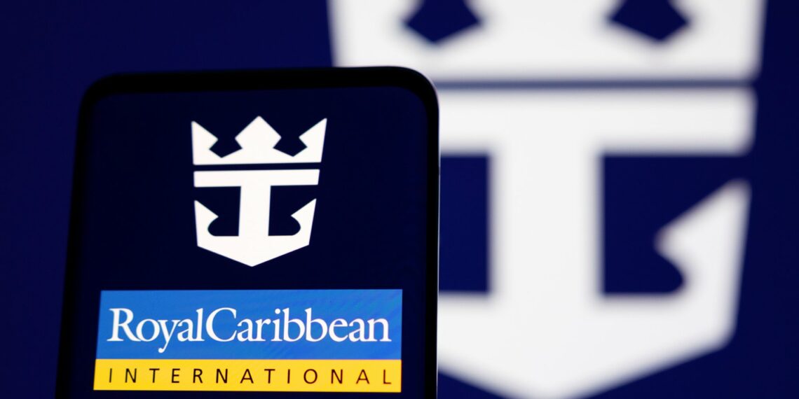 Royal Caribbean quiere a Starlink, de Musk, como proveedor de internet