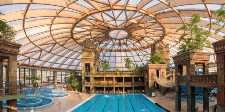 Aquaworld Resort. Budapest