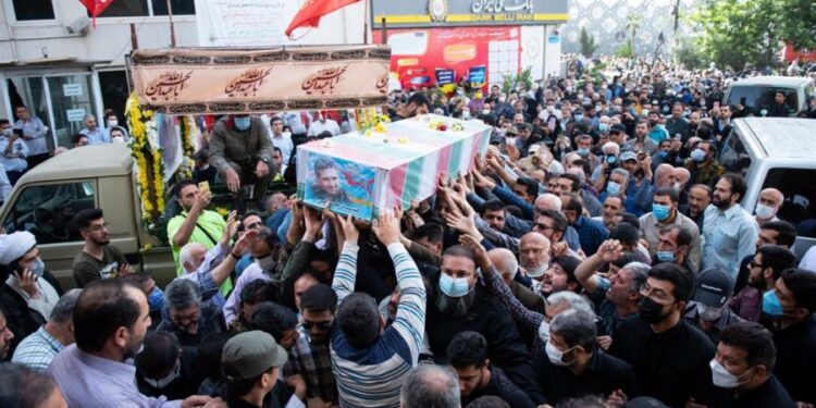 Sospecha Irán que Israel envenenó a 2 científicos fallecidos recientemente – El Comentario