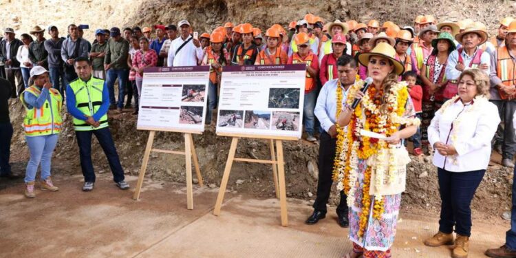 Supervisa Evelyn Salgado avances de pavimentación artesanal de caminos en La Montaña de Guerrero – El Financiero