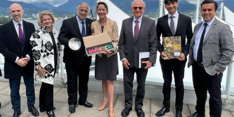 Titular de Sectur busca atraer a turistas de Vancouver