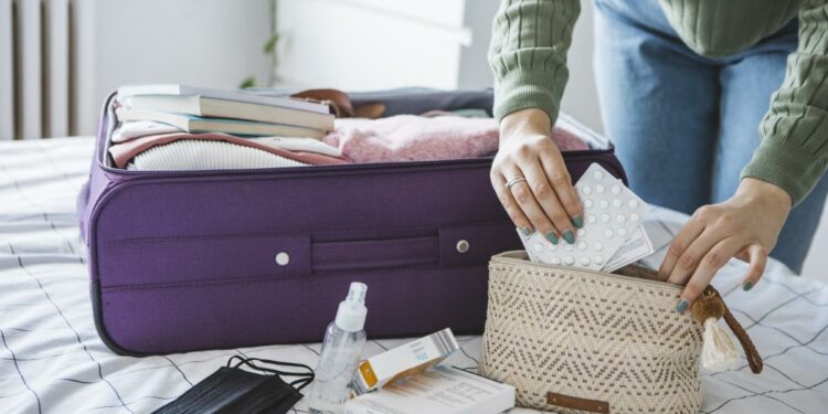 Todo lo que debes saber para viajar con medicamentos