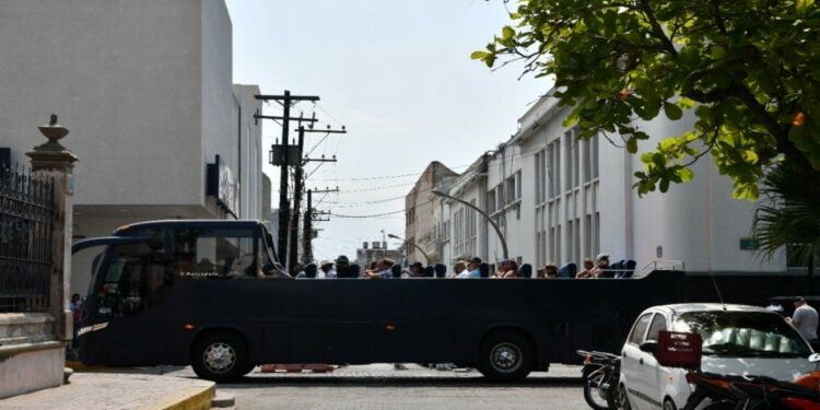 Turistas de crucero llegan al puerto de Mazatlán, dejan beneficios