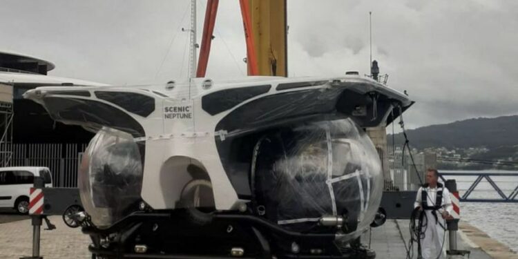 Un submarino para cruceristas VIP en Vigo