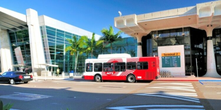 Viajes gratuitos entre aeropuerto y centro de San Diego | Noticias de Tijuana