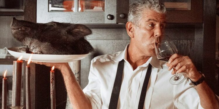 Viajes por el mundo, mucha comida y un suicidio: la inesperada muerte de Anthony Bourdain, “el Hemingway de la cocina”