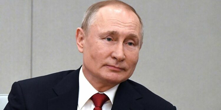 Vladimir Putin lleva su propio retrete en sus viajes y sus excrementos son recogidos por su equipo