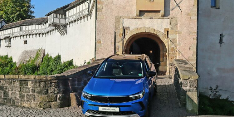 Opel Granland