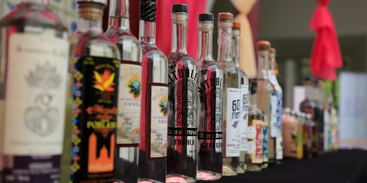 Con 27 preseas de oro, Puebla obtiene primer lugar en concurso nacional de mezcal
