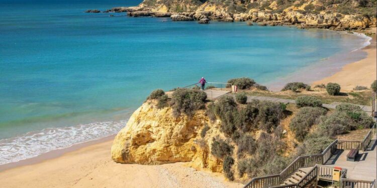 ¿Cómo encontrar un buen alojamiento en el Algarve portugués?, por ISholidays.com